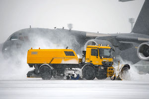ride-on sweeper / multi-function / for runways