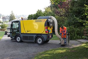 ride-on sweeper / compact / for airports