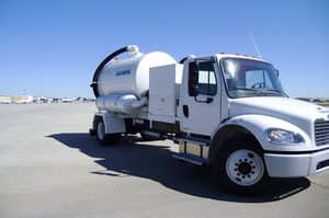 aircraft de-icing vehicle / sprayer / self-propelled