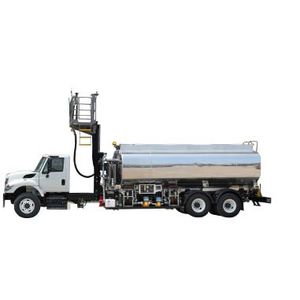 self-propelled refueler / with lift platform / for airports