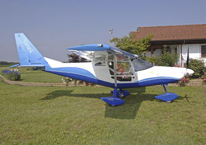 2-person ULM aircraft / tourism / single-engine / 4-stroke engine