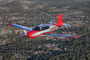 passenger private plane / piston engine / single-engine / 4-seater