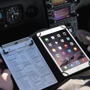 pilot kneeboard / iPad