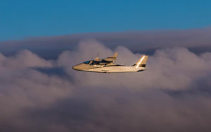 4-seater private plane / 4-stroke engine / twin-engine / surveillance