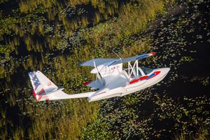2-person LSA / 4-stroke engine / single-engine / with floats