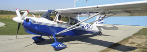2-person private plane / piston engine / single-engine / acrobatics