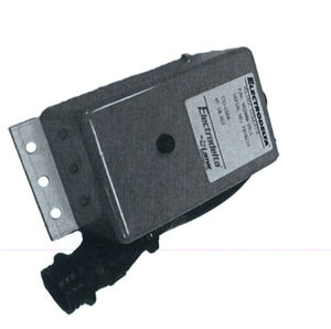 airliner voltage regulator