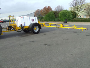 runway deicer / sprayer / trailerable