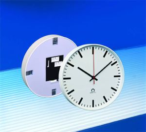 airport clock / analog / quartz