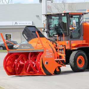 self-propelled snow blower / for runways