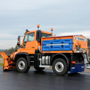 Enteisungsfahrzeug für Rollfeld