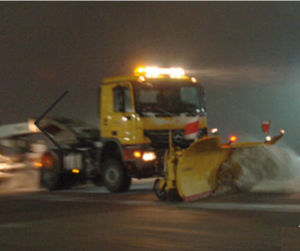 Schneepflug für Rollfeld