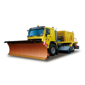 Schneepflug für Rollfeld