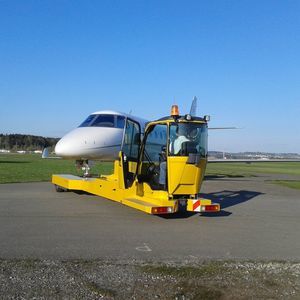 Schlepptraktor 1