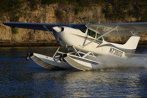 Schwimmhilfe für Leichtflugzeug