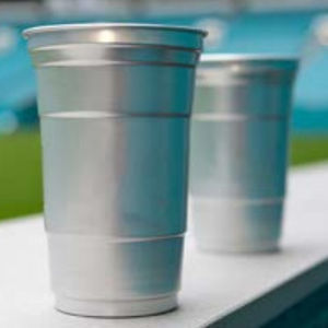 Becher für Flugzeugkabine 1