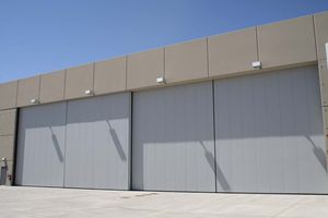 Hangar-Schiebetor 1