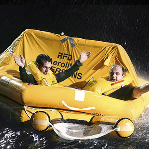 Rettungsboot für Flugzeug 1