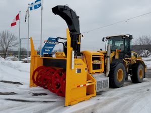 LKW-montierte Schneefräse / für Rollfeld