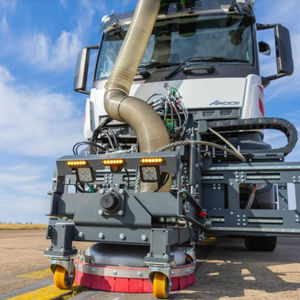 Reinigungsmaschine für Rollfeld