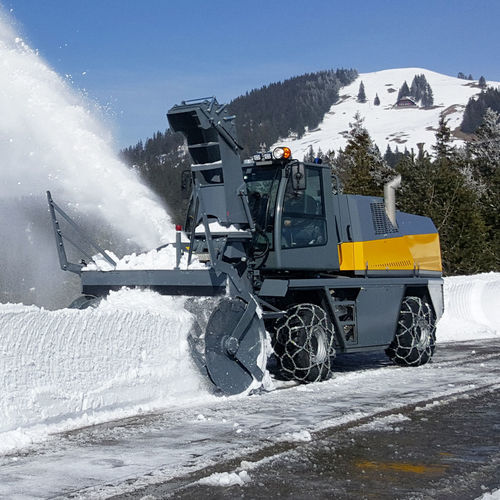 LKW-montierte Schneefräse - booster - BOSCHUNG AIRPORT DIVISION - für Rollfeld