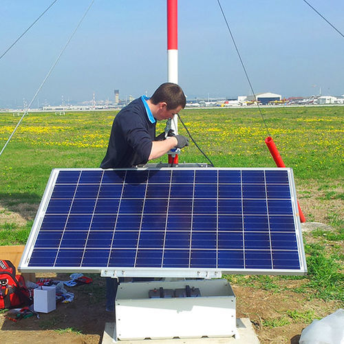Solarpaneel für Flughafen - DELTABOX