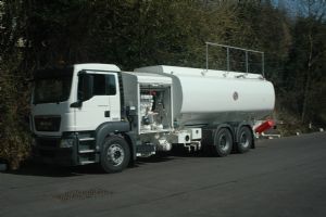 Versorger mit Eigenantrieb - FLUID TRANSFER INTERNATIONAL LTD. - für Flughafen