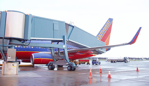Flugzeugbrücke für Passagiere - OTW - FMT Sweden AB - abnehmbar / mit Durchgang oberhalb der Tragflächen