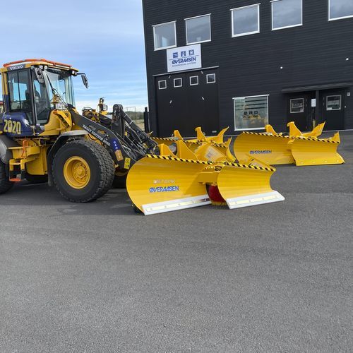 Schneepflug für Rollfeld - LHA 3600 - ØVERAASEN AS - verstellbar
