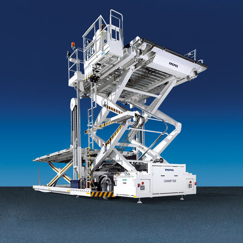 Scheren-Hubstapler - CHAMP 350 - TREPEL AIRPORT EQUIPMENT GMBH - teleskopisch / Fracht / Diesel