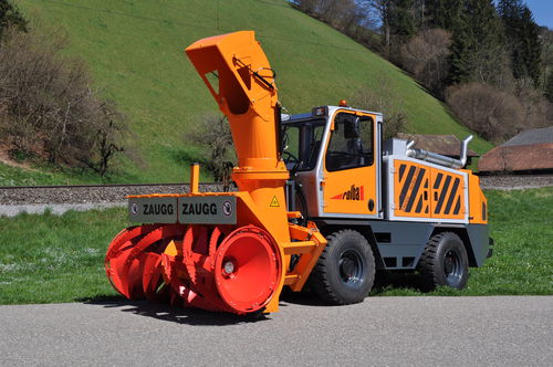 Schneefräse mit Eigenantrieb - Rolba R3000 - ZAUGG AG EGGIWIL - für Rollfeld