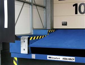 Manuelle Überladebrücke - Assa Abloy Entrance Systems - vertikal