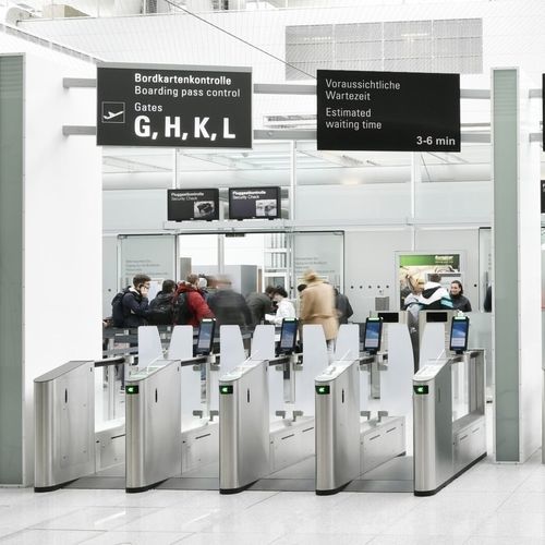 Self-Boarding-Sensorschleuse / Barcode-Leser - BoardSec - Gunnebo Entrance Control - mit Biometrieleser / mit Bordkartenleser / für Flughafen