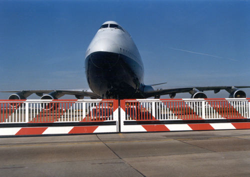 Tor für Flughafen - Taxi Way - Frontier Pitts Ltd - Schiebe / motorisiert / automatisch