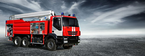 Löschfahrzeug für Flughafen / mit Teleskoplanze - IVECO MAGIRUS