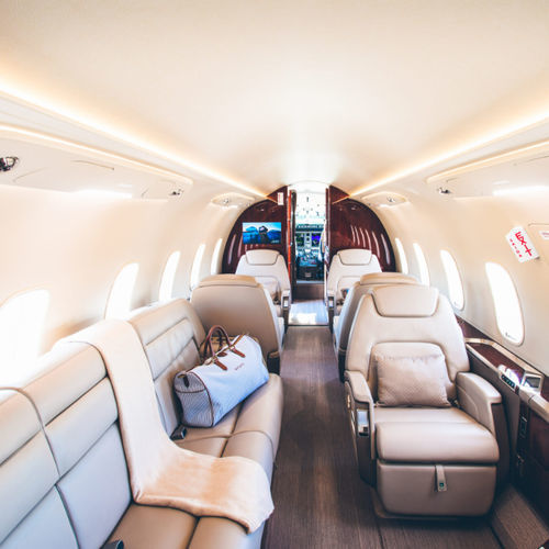 Sitz für Flugzeugkabine - Divan - Ipeco Holdings - für Passagiere / mit verstellbarer Kopfstütze / mit Armlehnen