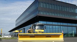 quitanieves para aeropuerto / con disco de corte inclinable