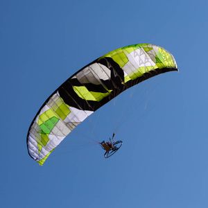vela de paramotor de aeromodelismo con radio control