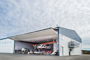 puertas de hangar seccionales