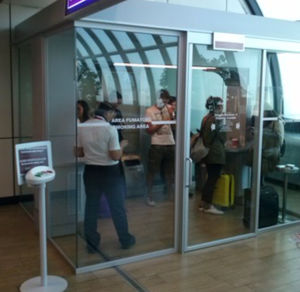 cabina para fumadores para aeropuerto