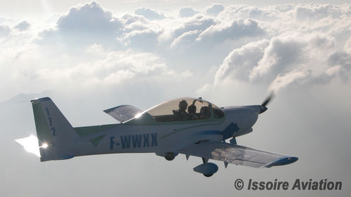 Avión para escuela - APM30 Lion   - ISSOIRE AVIATION - monomotor / con motor de émbolo / 3 plazas