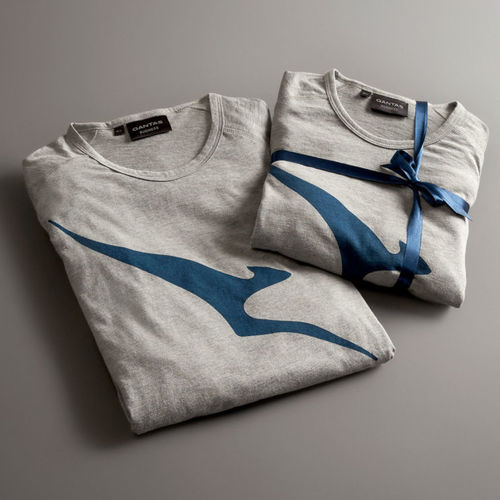 Pijama para cabina de avión - QANTAS SLEEPERSUITS - BUZZ - THE INFLIGHT EXPERIENCE...