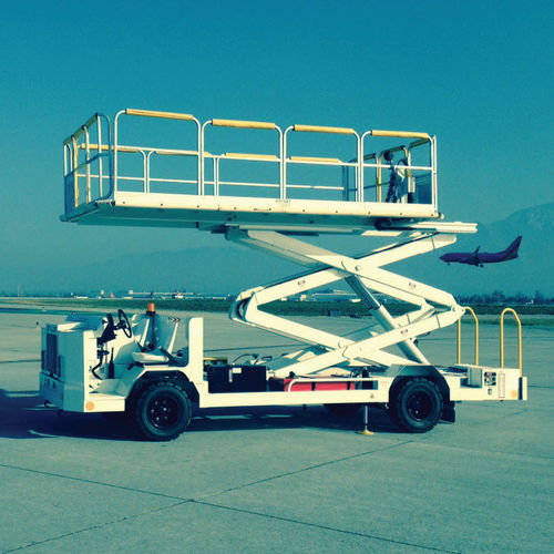 Plataforma elevadora de trabajo APX20 LiftALoft Corporation de