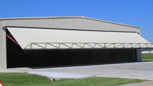 Puerta de hangar abatible - Schweiss Doors - automática
