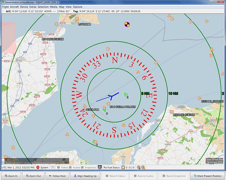Le Système De Gestion De Vol Dans Le Poste De Pilotage D'un Boeing 747 400 Image180499226