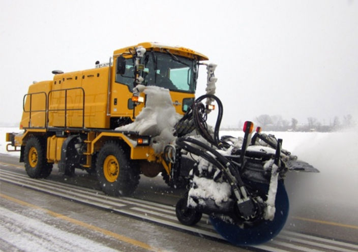 Petit Camion Orange Utilisant Le Chasse-neige Photo stock - Image du oid, montagne: 110387366 Petit Camion Orange Utilisant Le Chasse-neige Photo stock - Image du oid, montagne: 110387366
