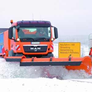 chasse-neige pour aéroport