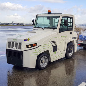 tracteur de remorquage / avec barre de remorquage / pour chariot à bagages / électrique