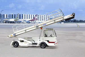 tapis à bagages autotracté / pour aéroport