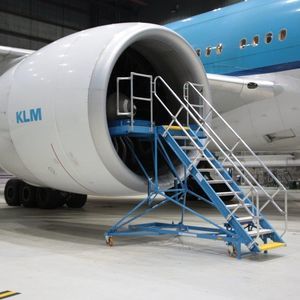plateforme d'accés pour avion
